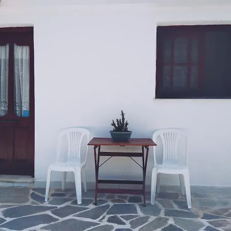 Apartment Irini Studios *